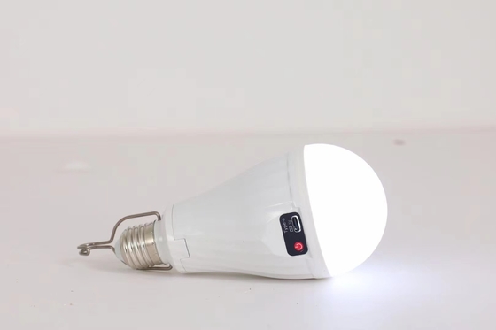 L'ampoule à LED pour le service des solutions d'éclairage 15W E27 B22 Batterie rechargeable au lithium-ion AC/DC