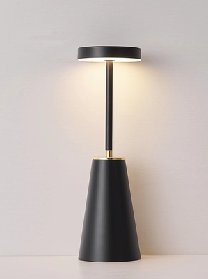 Lampe de chevet à lampe de nuit métallique lampe de table rechargeable sans fil pour la décoration de chambre
