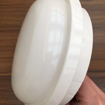 Éclairage de cloisons LED à diffuseur en polycarbonate pour hôtels et espaces extérieurs