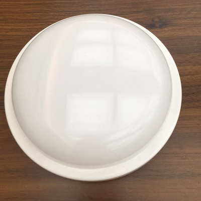 Éclairage de cloisons LED à diffuseur en polycarbonate pour hôtels et espaces extérieurs