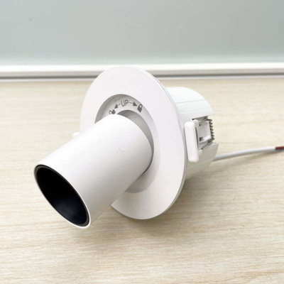 60lm/w Lampe Efficacité lumineuse Base de câblage Ugr 6w 400lm Baisse de lumière 38 degrés projecteur