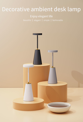 La lampe de table intelligente en métal ABS La solution d'éclairage ultime pour le bureau de chambre et plus encore