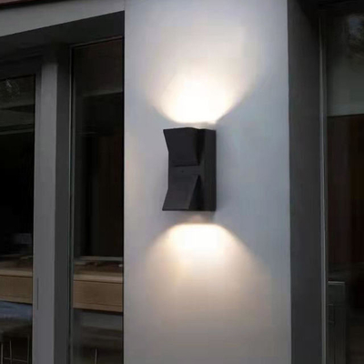 2700-6500K Température de couleur Éclairage mural à LED de jardin avec diffuseur en polycarbonate
