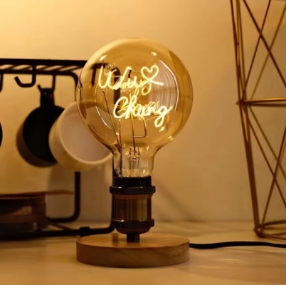 Amour à la maison Atmosphère festive Bougie de filament décoratif avec un design unique E27 1-