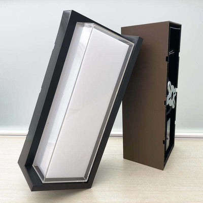 Lumière murale LED étanche à l'eau extérieure de 24w avec une efficacité de 80lm/w et un CCT de 3000K/4000K/6500K