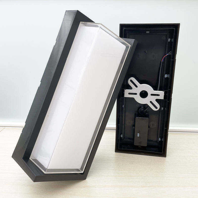 Lumière murale LED étanche à l'eau extérieure de 24w avec une efficacité de 80lm/w et un CCT de 3000K/4000K/6500K