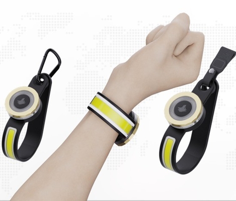 Lumière de camping multifonctionnelle rechargeable à batterie lithium-ion de 800 mAh pour les activités de plein air