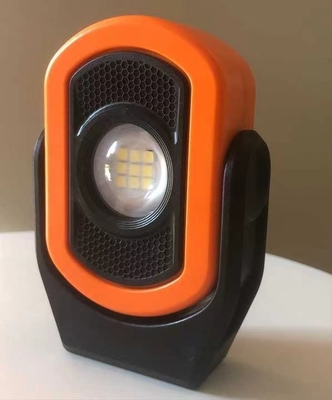 2- Lumière de travail LED portable avec batterie rechargeable au lithium de type USB-C et aimant fort