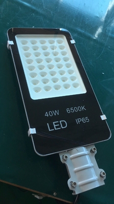 CRI Ra 85 SMD Solar Rechargeable LED Flood Light pour l'éclairage extérieur de longue durée d'urgence