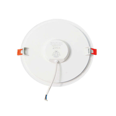 Lampes LED circulaires ultra-minces à l'intérieur avec une installation facile et un design moderne