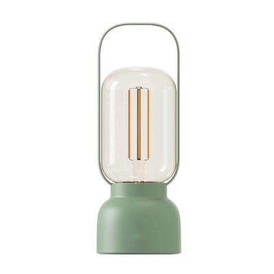 Créez une atmosphère artistique avec cette lampe de table de design moderne