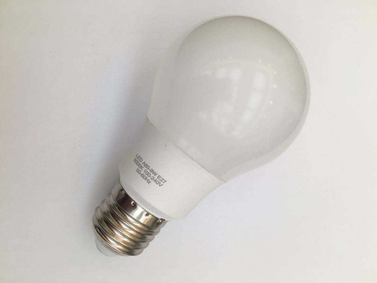 s d'angle de faisceau super grand A60 8w 9w E27 B22 ampoule à LED avec dissipateur de chaleur en plastique en aluminium