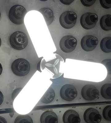 45W/60W LED 3/4 lampe de ventilateur LED pliable pour le style Morden et 15000 durée de vie