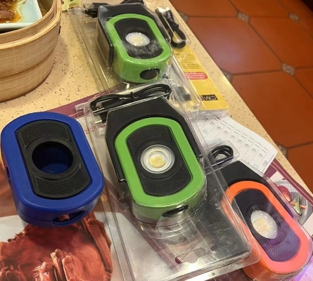 Lampe de poche à poche d'alerte à la lumière du jour pour l'inspection et l'entretien des voitures de camping en plein air