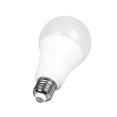 Une ampoule LED à haute luminosité A60 A70 avec 80 Ra et une température de couleur de 3000K/4000K/6500K