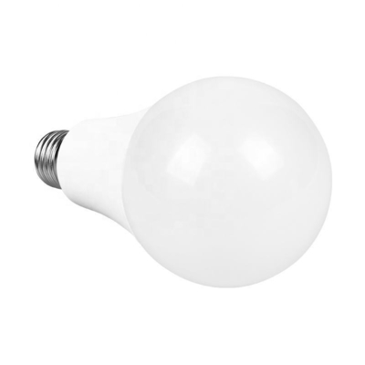 Une ampoule LED à haute luminosité A60 A70 avec 80 Ra et une température de couleur de 3000K/4000K/6500K