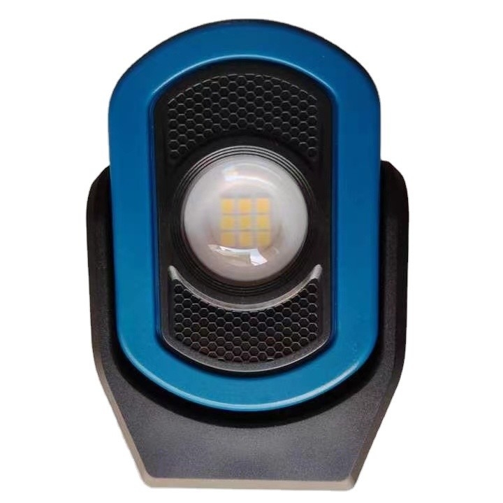 2- Lumière de travail LED portable avec batterie rechargeable au lithium de type USB-C et aimant fort