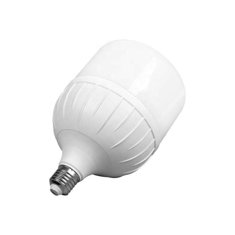Plastique pc aluminium corps de lampe Matériau 5 Watt haute luminance ampoules LED B22 E26 E27