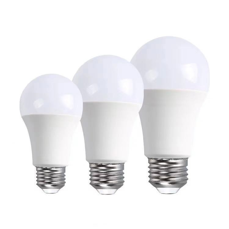 Capteur de mouvement radar de 15 W de 1500lm Capteur LED automatique allumé/éteint ampoules 0,09 kg 2700K/4000K/6500K